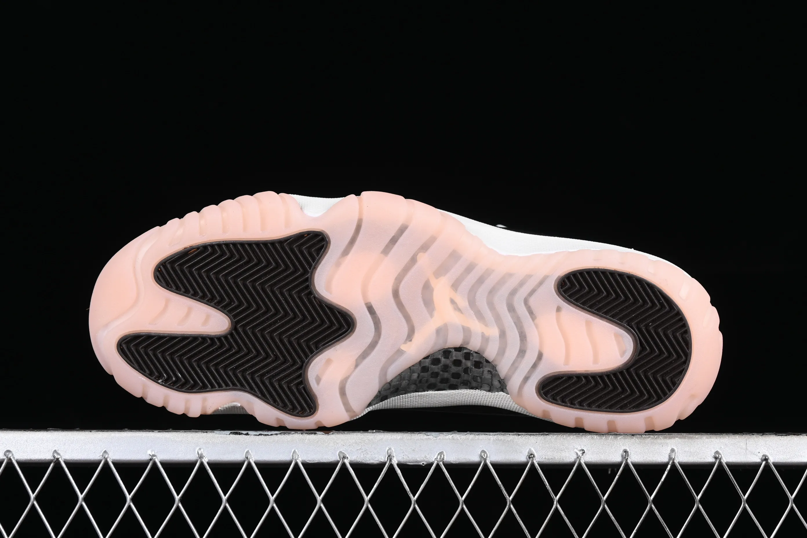 All categories Air Jordan Jordan series basketball shoes Air Jordan 11 OG version Air Jordan 11 "Neapolitan" AJ11 Joe 11 brown and white pink Kangkou AR0715-101